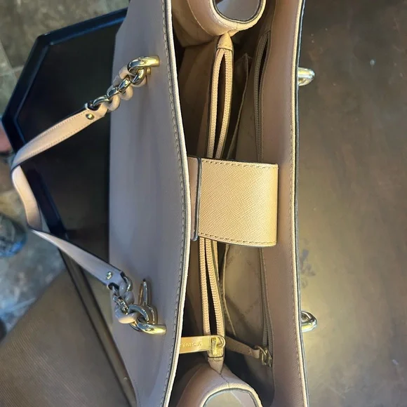 Michael Kors Beige Shoulder Bag with Silver-Tone Hardware - Picture 5 of 6